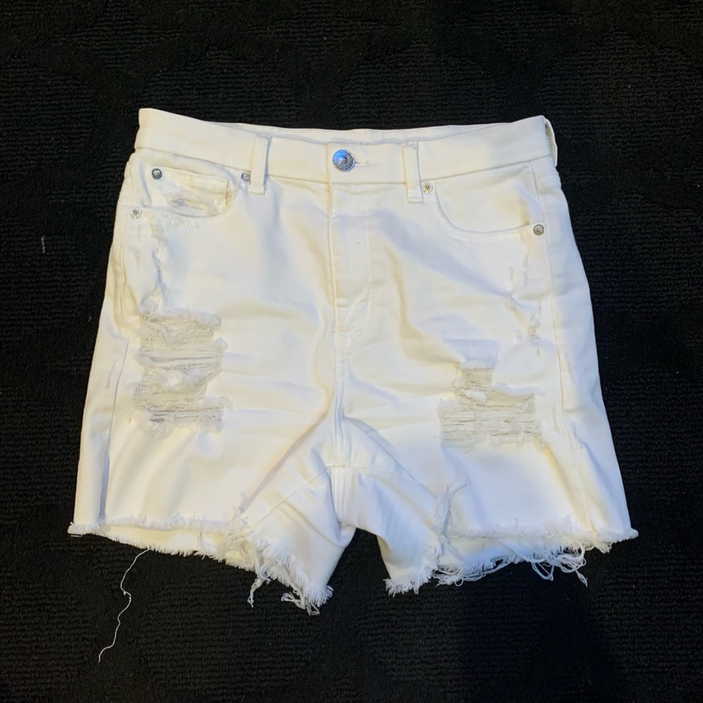 white womens size 8 american eagle ripped shorts